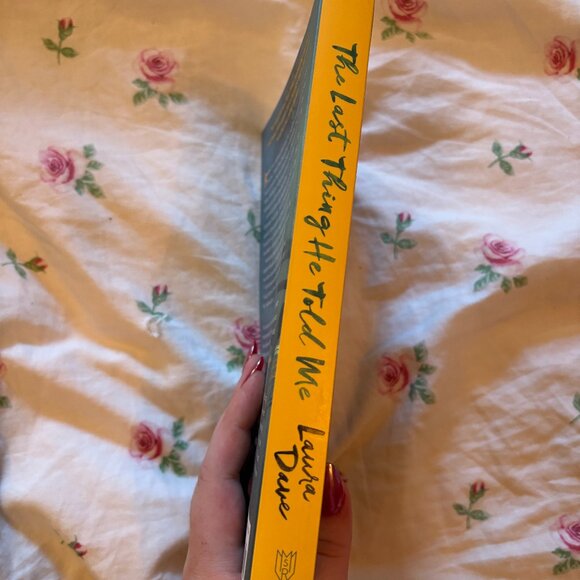 The Last Thing He Told Me by Laura Dave - Picture 2 of 3